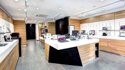 Teknoloji Mağazası Raf Sistemi - 5