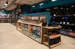 Teknoloji Mağazası Raf Sistemi - 6