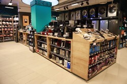 Teknoloji Mağazası Raf Sistemi - 8